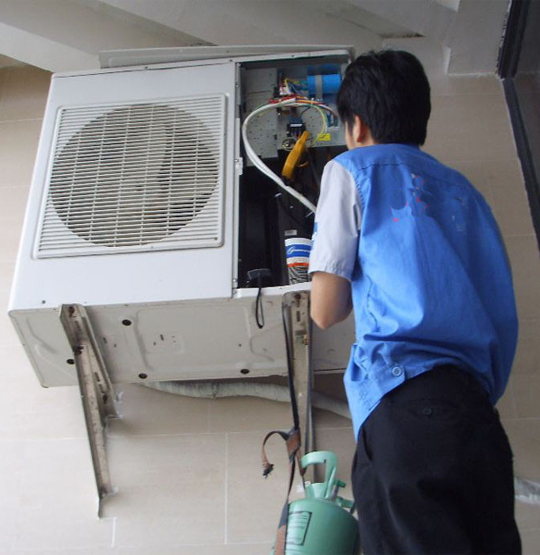 宏伟空调开机无反应维修